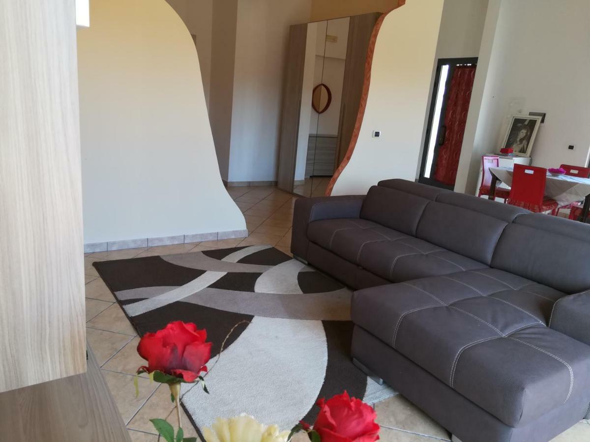 Vila Dolce Casa Sara Collemeto Exteriér fotografie